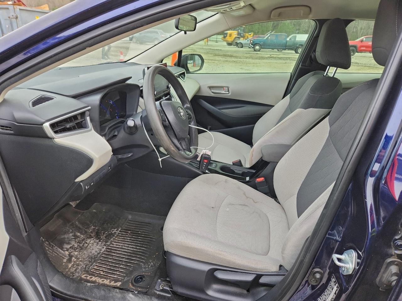 Toyota Corolla Le Image 4