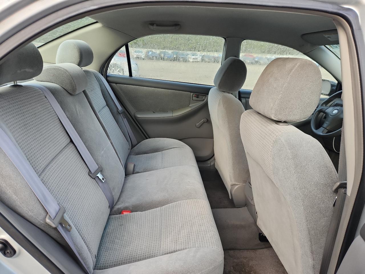 Toyota Corolla Ce Image 8