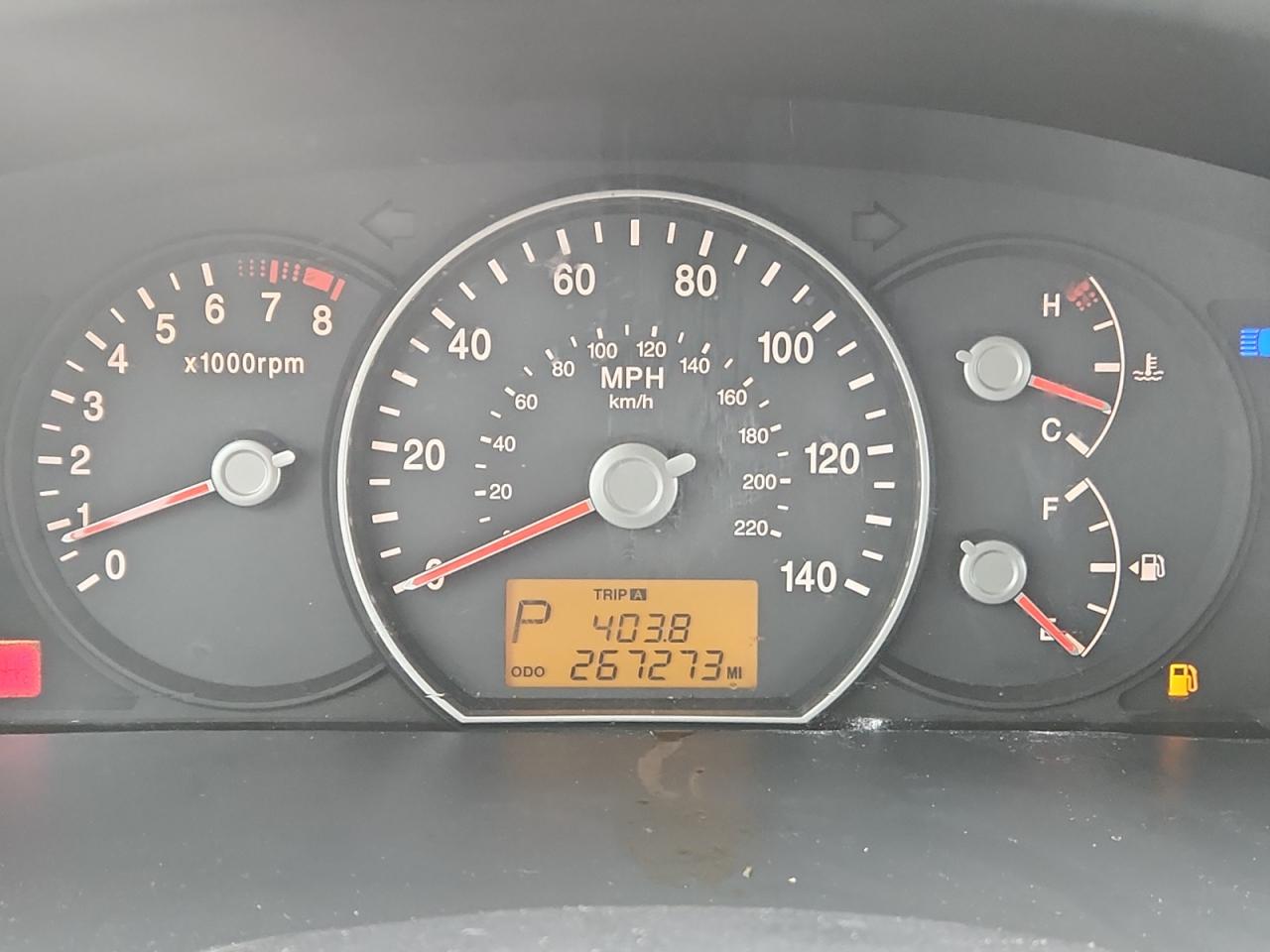 Kia Rondo Base Image 7